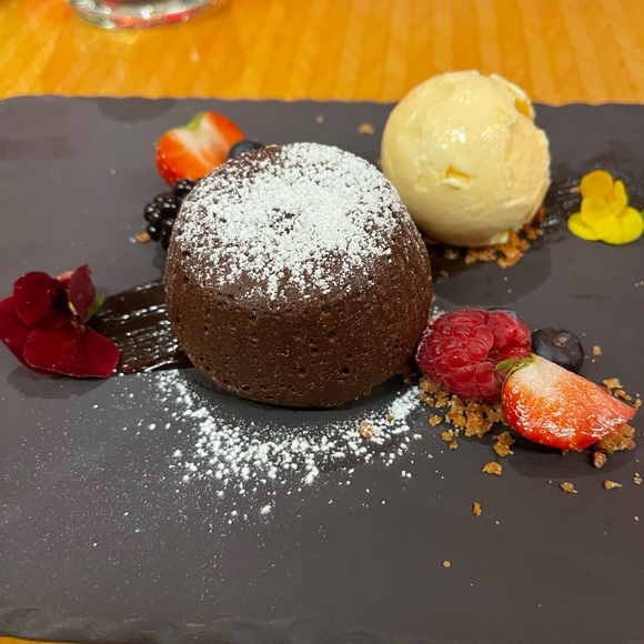 Meet your Posher, Julie - Picture 1 of 1